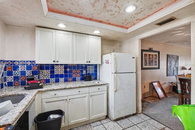 4009 LAKE BAYSHORE DRIVE 105, Bradenton, FL 34205