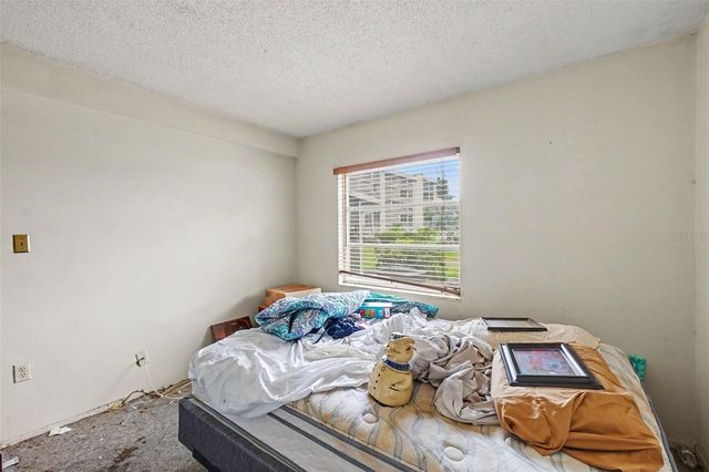 4009 LAKE BAYSHORE DRIVE 105, Bradenton, FL 34205