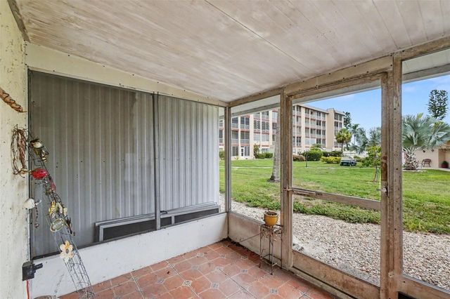4009 LAKE BAYSHORE DRIVE 105, Bradenton, FL 34205