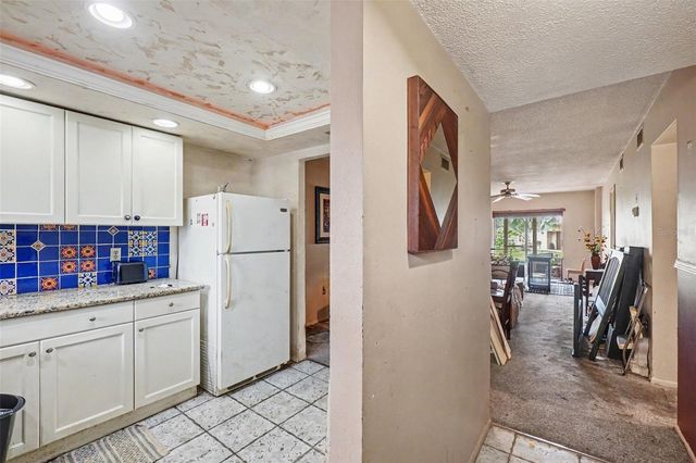 4009 LAKE BAYSHORE DRIVE 105, Bradenton, FL 34205