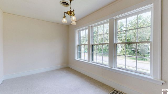 1007 Poplar St, Murray, KY 42071