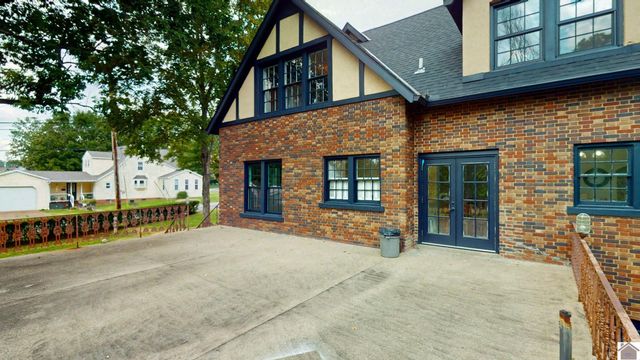 1007 Poplar St, Murray, KY 42071