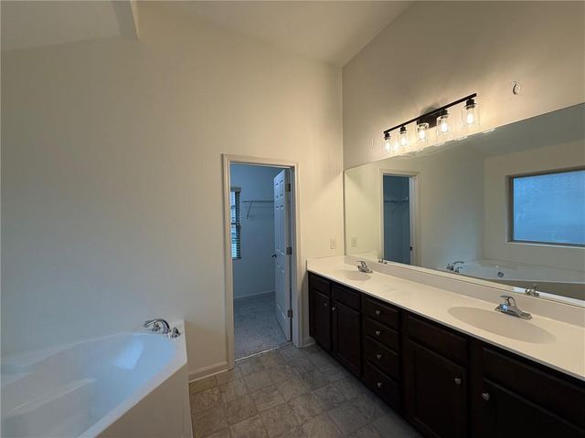 3925 Dunaire Drive, Stone Mountain, GA 30083