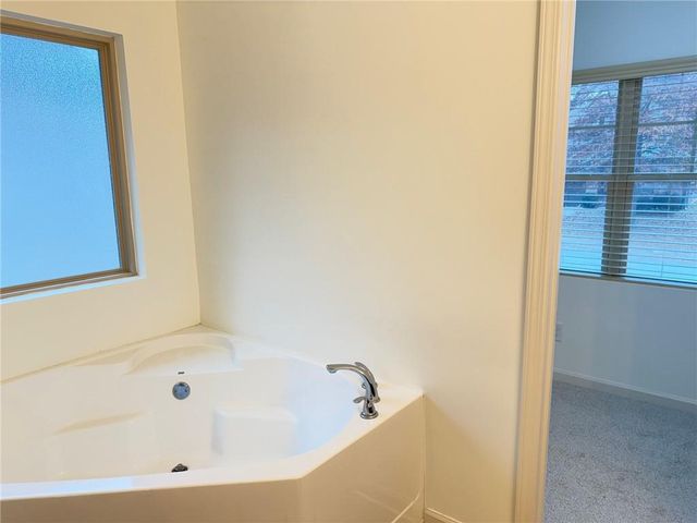 3925 Dunaire Drive, Stone Mountain, GA 30083