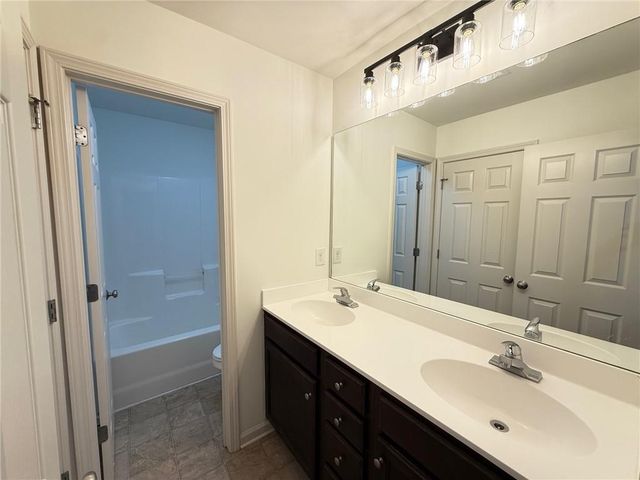 3925 Dunaire Drive, Stone Mountain, GA 30083