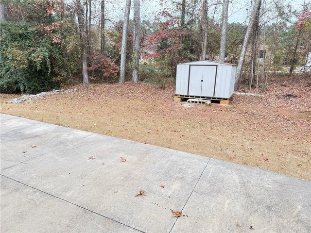 3925 Dunaire Drive, Stone Mountain, GA 30083