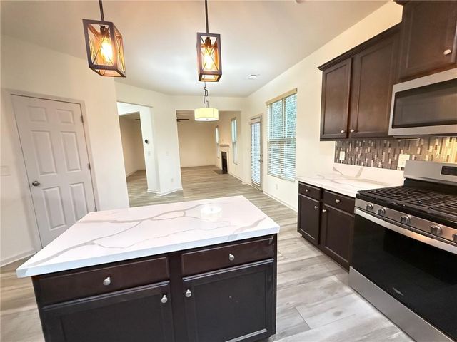 3925 Dunaire Drive, Stone Mountain, GA 30083