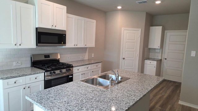 15629 LEINSTER Pass, Fort Worth, TX 76247