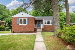 205 Crestwood Dr, Colonial Heights, VA 23834