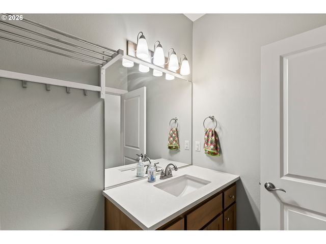 17405 Ne 19TH Dr, Ridgefield, WA 98642
