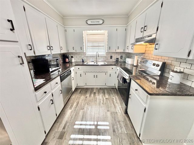 1303 H Street, Stigler, OK 74462