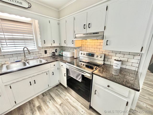 1303 H Street, Stigler, OK 74462