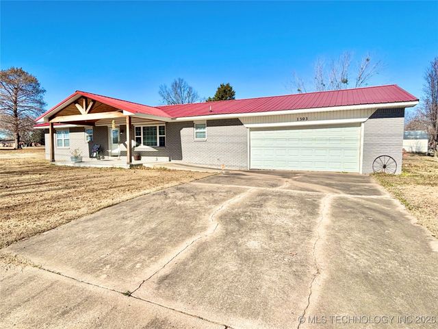 1303 H Street, Stigler, OK 74462