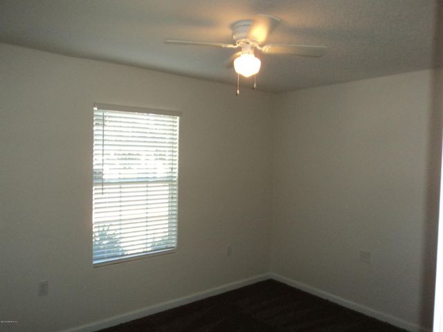 8126 HILSDALE Road, Jacksonville, FL 32216