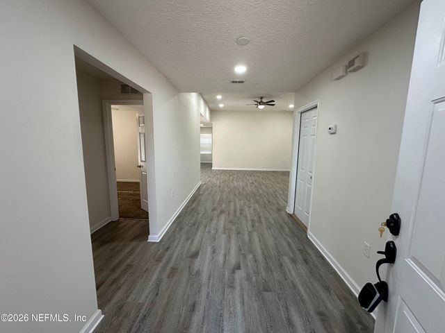 8126 HILSDALE Road, Jacksonville, FL 32216