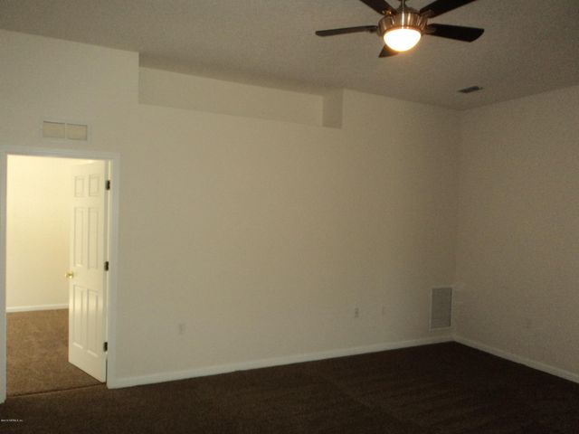 8126 HILSDALE Road, Jacksonville, FL 32216