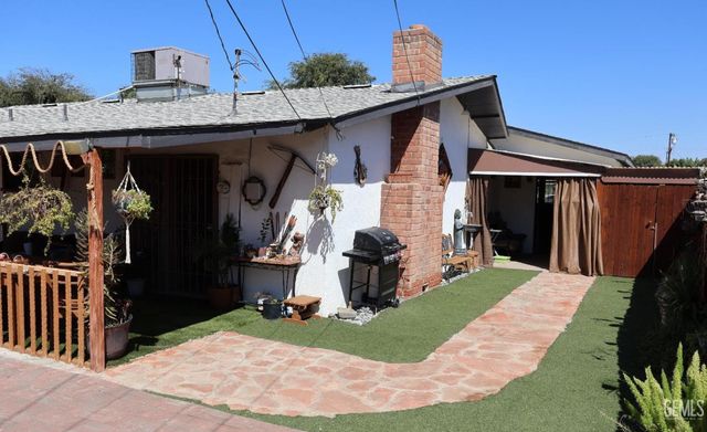 3815 Hoffman Avenue, Bakersfield, CA 93309