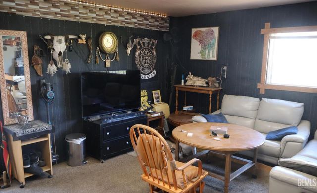 3815 Hoffman Avenue, Bakersfield, CA 93309