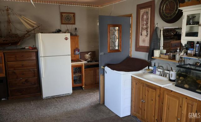 3815 Hoffman Avenue, Bakersfield, CA 93309