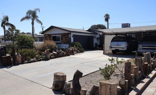 3815 Hoffman Avenue, Bakersfield, CA 93309