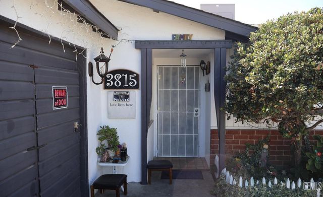 3815 Hoffman Avenue, Bakersfield, CA 93309