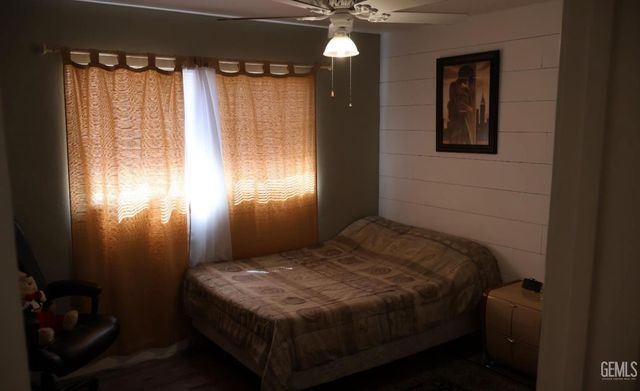 3815 Hoffman Avenue, Bakersfield, CA 93309