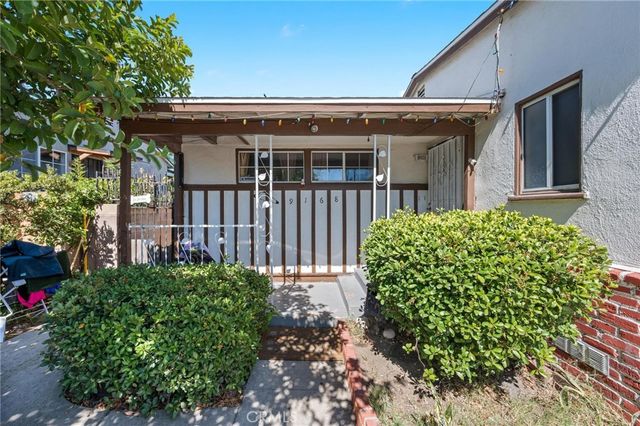 9168 Vena Avenue, Arleta, CA 91331