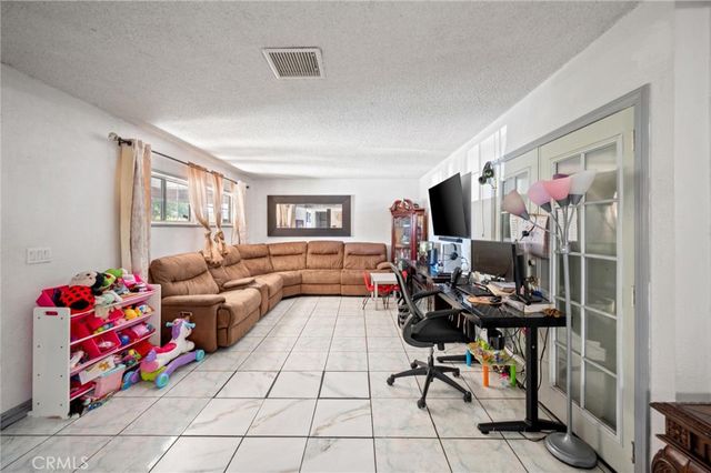 9168 Vena Avenue, Arleta, CA 91331