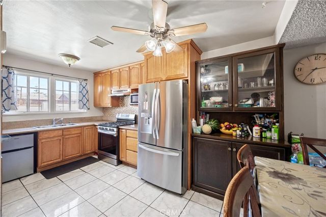 9168 Vena Avenue, Arleta, CA 91331
