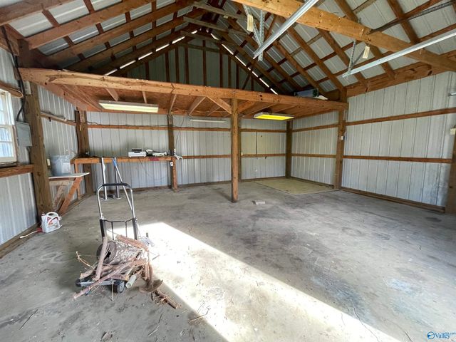 240 Hampton Road NW, Hartselle, AL 35640