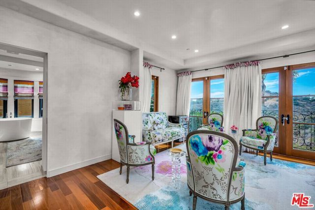 3110 Benedict Canyon Drive, Beverly Hills, CA 90210