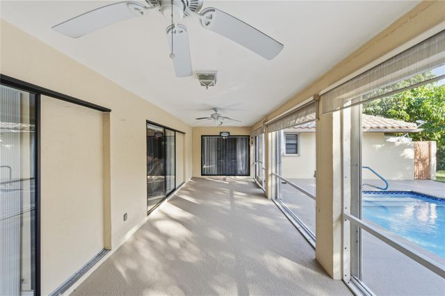 11060 Lakeview Dr, Coral Springs, FL 33071