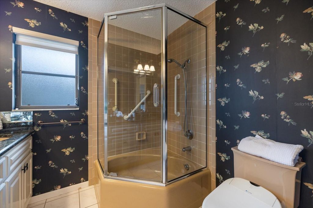 Image 28 of property listing at 952 E GONDOLA DRIVE, Venice, FL 34293