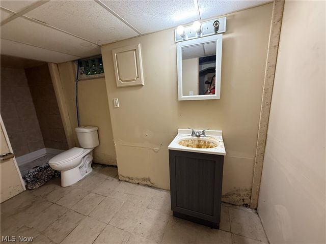 2368 Montgomery Avenue NW, Warren, OH 44485