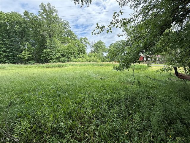 2368 Montgomery Avenue NW, Warren, OH 44485