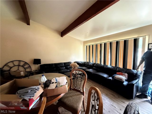 2368 Montgomery Avenue NW, Warren, OH 44485
