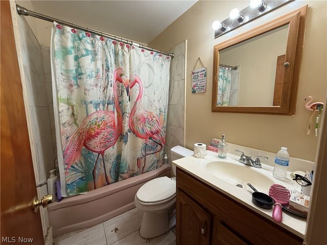 2368 Montgomery Avenue NW, Warren, OH 44485