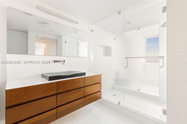 400 Alton Rd 2101, Miami Beach, FL 33139