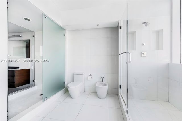 400 Alton Rd 2101, Miami Beach, FL 33139