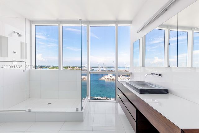 400 Alton Rd 2101, Miami Beach, FL 33139