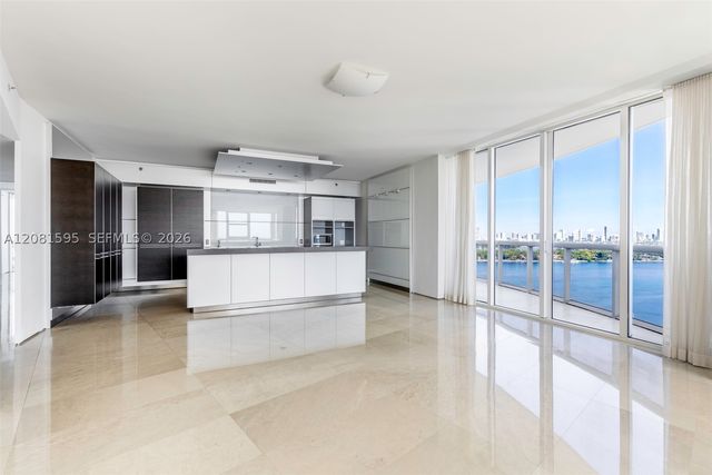 400 Alton Rd 2101, Miami Beach, FL 33139