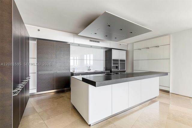 400 Alton Rd 2101, Miami Beach, FL 33139