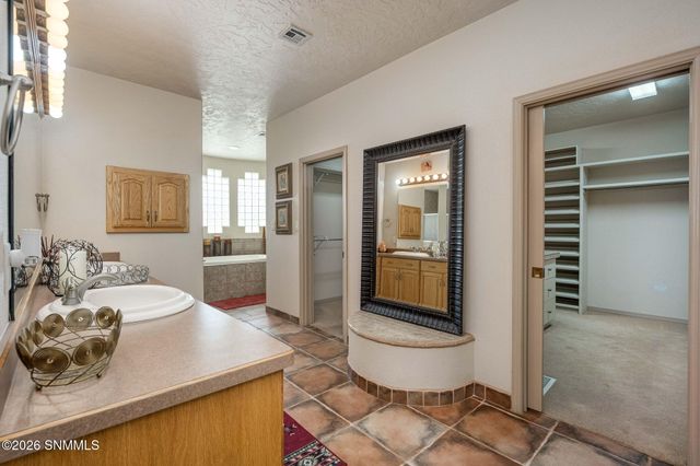 1540 Vista Del Valle, Las Cruces, NM 88007