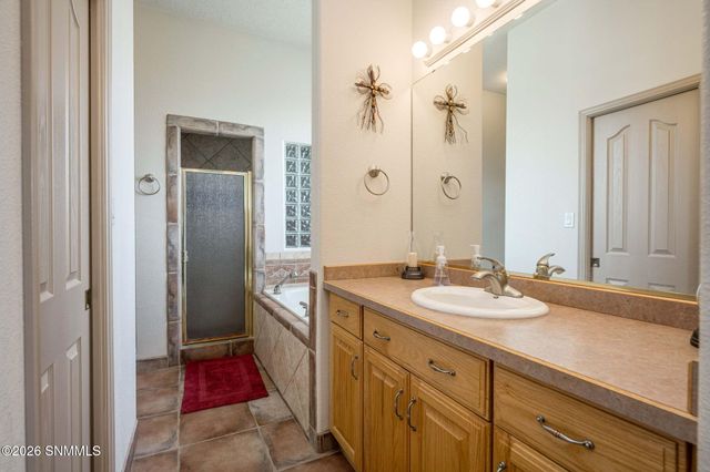 1540 Vista Del Valle, Las Cruces, NM 88007