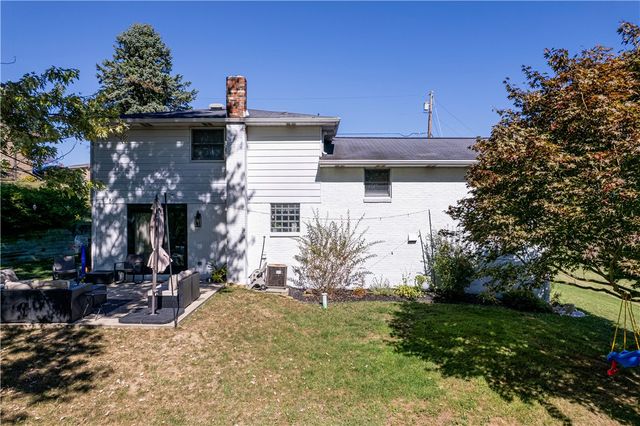 18 DELL DRIVE, Hempfield Twp, PA 15642