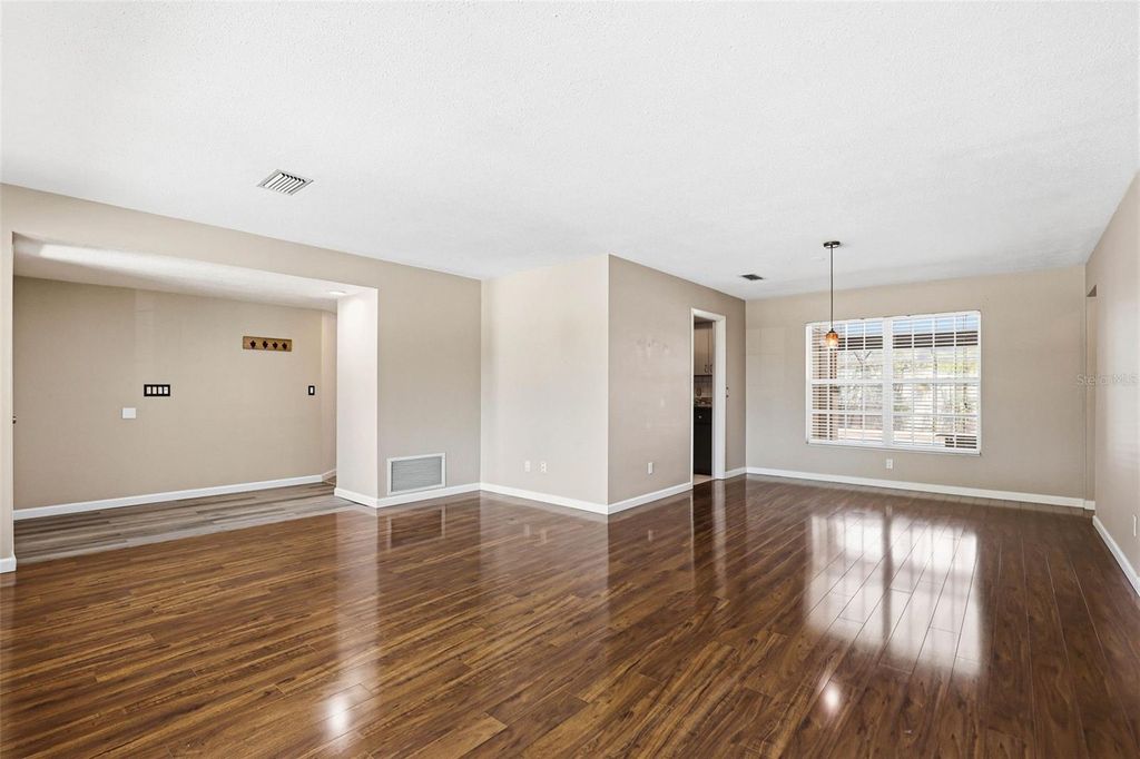 Image 11 of property listing at 14649 BAY DRIVE, Largo, FL 33774