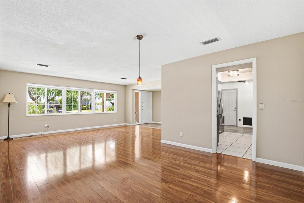 Image 12 of property listing at 14649 BAY DRIVE, Largo, FL 33774