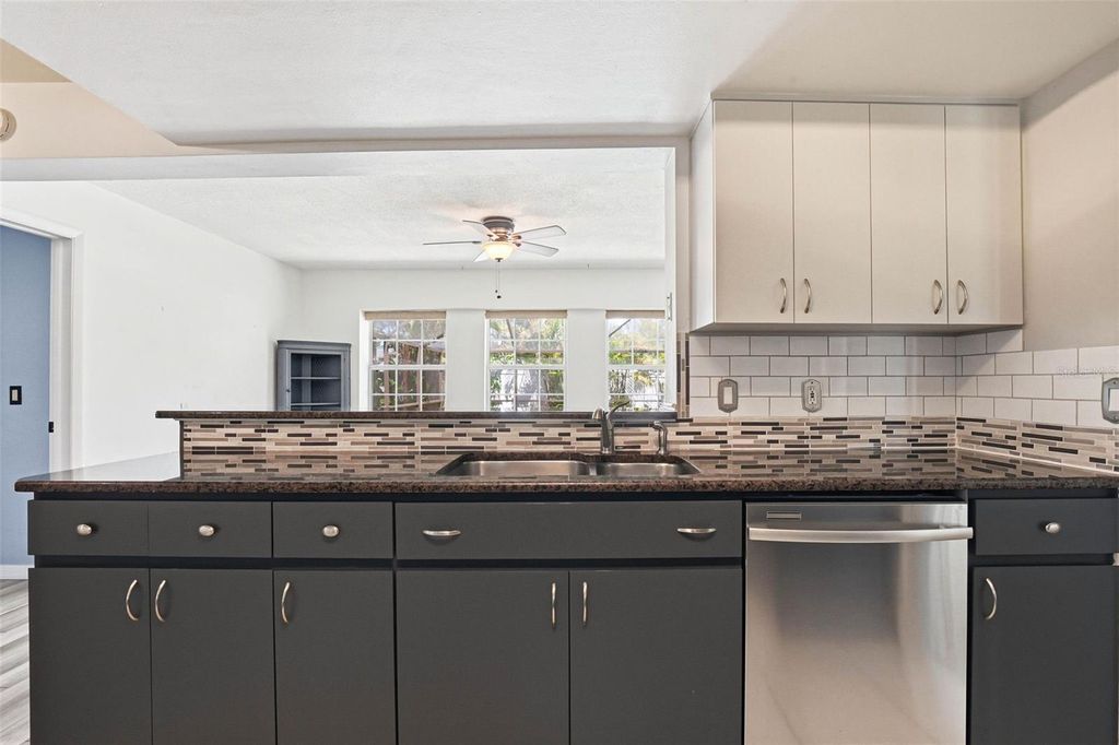 Image 15 of property listing at 14649 BAY DRIVE, Largo, FL 33774