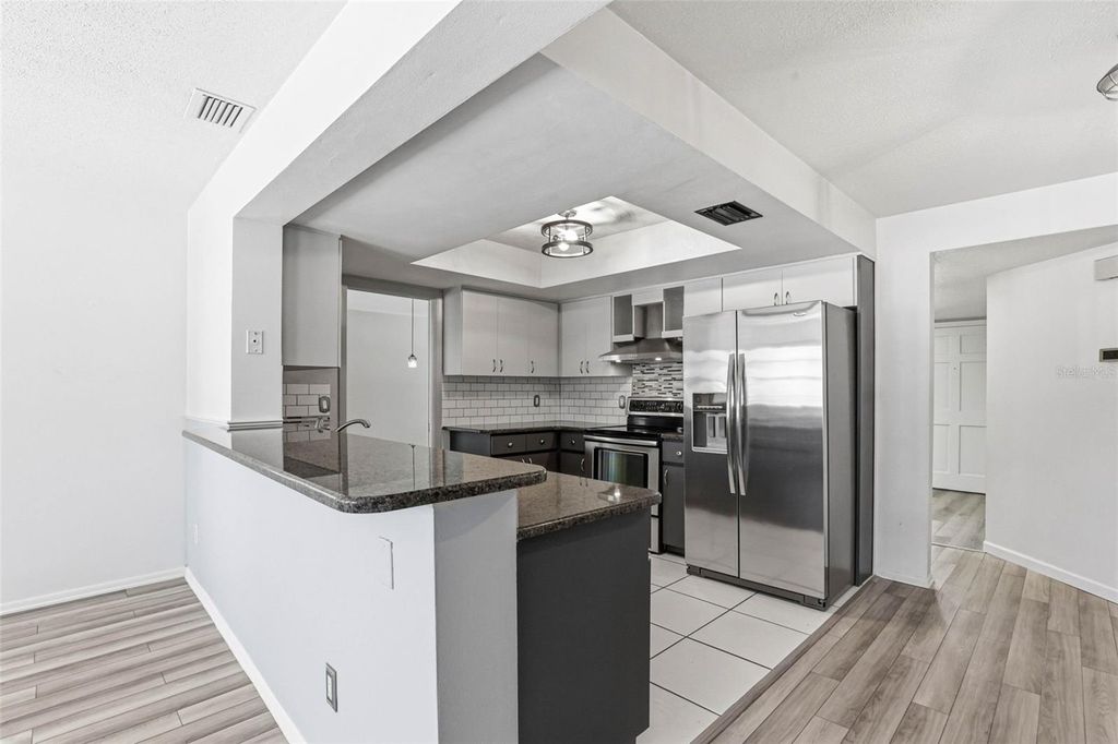 Image 17 of property listing at 14649 BAY DRIVE, Largo, FL 33774