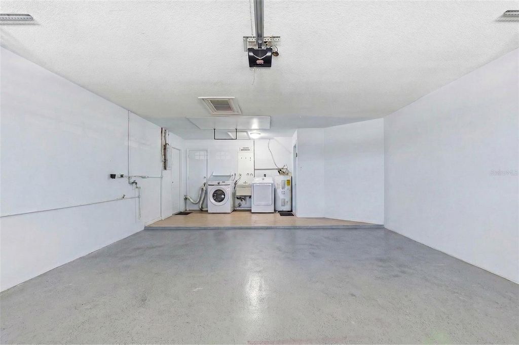 Image 32 of property listing at 14649 BAY DRIVE, Largo, FL 33774